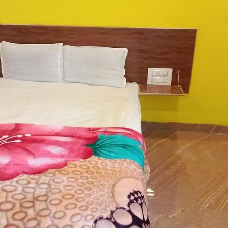 Hotel Nisarg Lodging And Restaurant Аурангабад Екстериор снимка