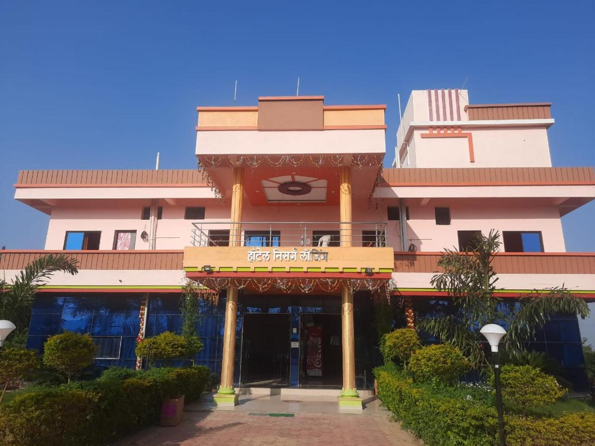 Hotel Nisarg Lodging And Restaurant Аурангабад Екстериор снимка