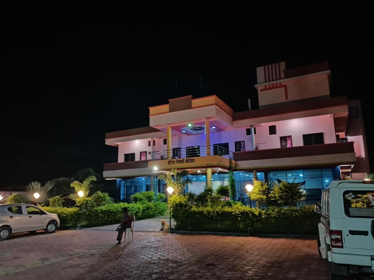 Hotel Nisarg Lodging And Restaurant Аурангабад Екстериор снимка