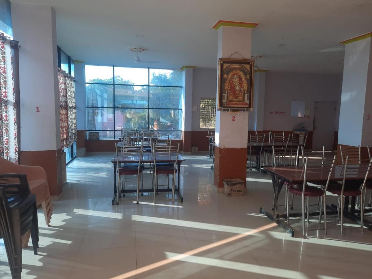 Hotel Nisarg Lodging And Restaurant Аурангабад Екстериор снимка